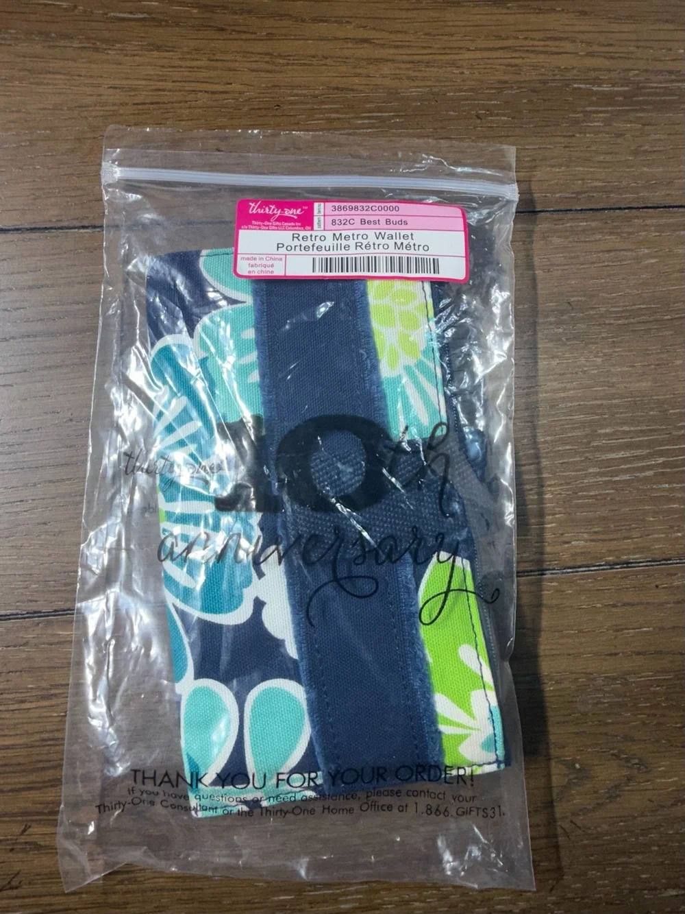 thirty-one compact wristlet
